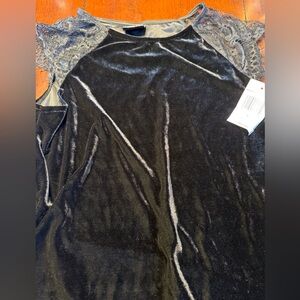 Wallpapher Black Velvet Lace Cold-Shoulder Tunic